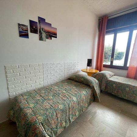 La Finestra Sul Mare B&B Crotone Kültér fotó