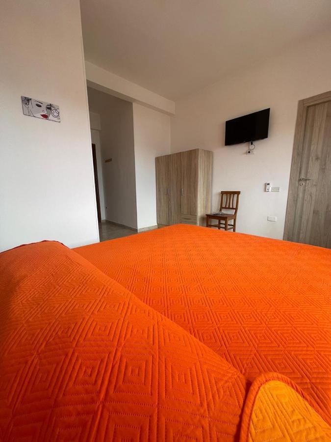 La Finestra Sul Mare B&B Crotone Kültér fotó