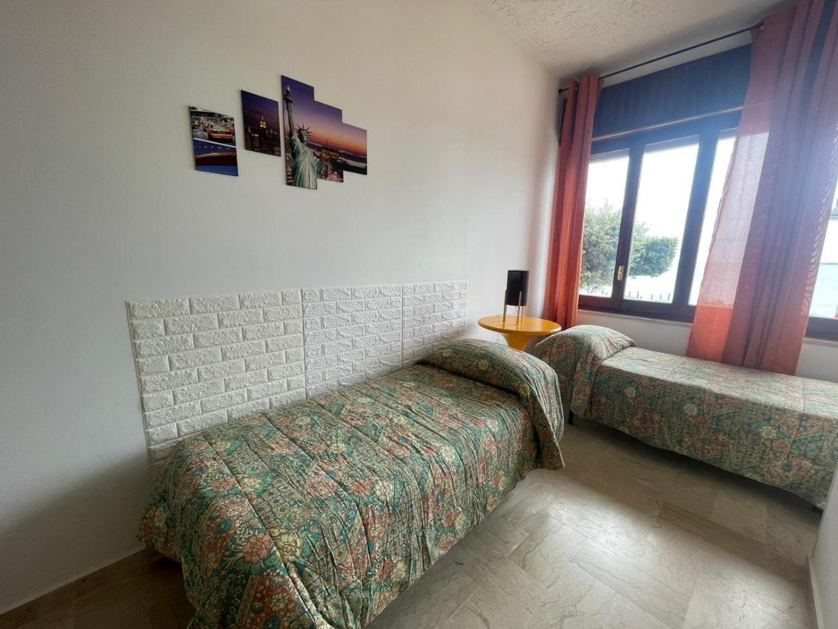 La Finestra Sul Mare B&B Crotone Kültér fotó