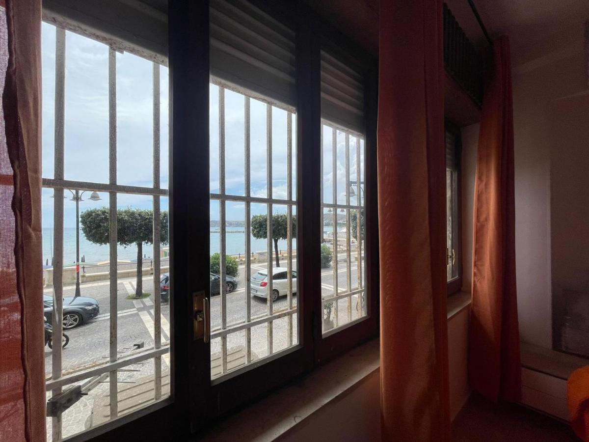 La Finestra Sul Mare B&B Crotone Kültér fotó