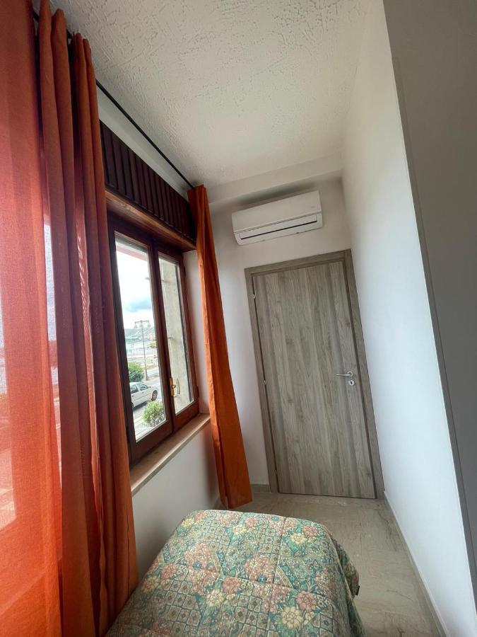 La Finestra Sul Mare B&B Crotone Kültér fotó